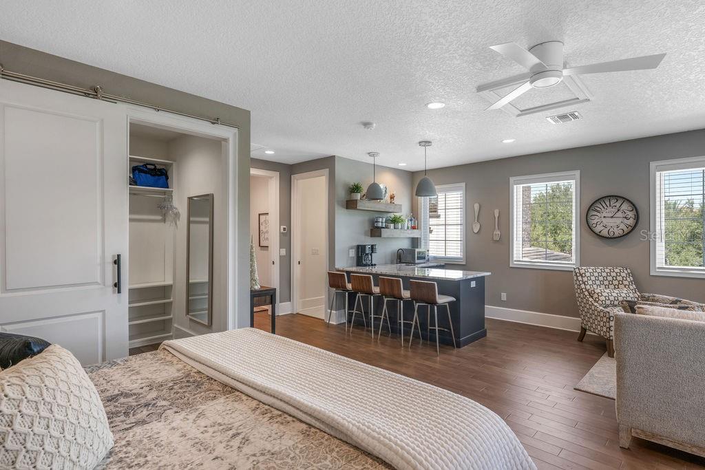 Image 53 of 75 For 9733 Carillon Park Drive