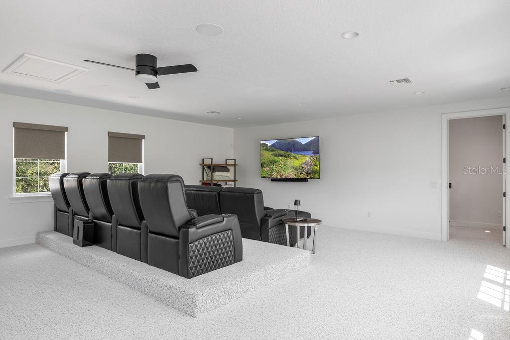 Image 57 of 75 For 9733 Carillon Park Drive