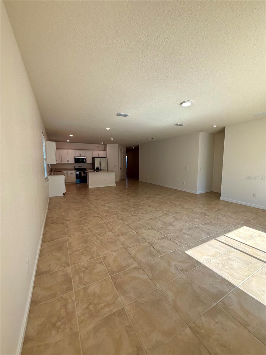 Image 6 of 19 For 5825 Wooden Pine Drive
