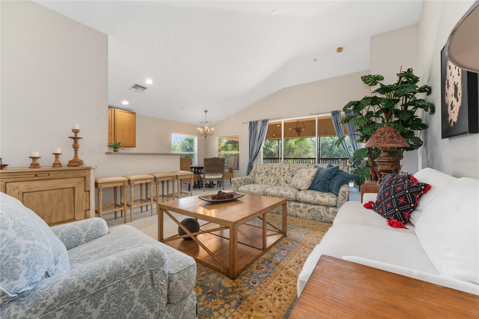 Image 14 of 36 For 6422 Agastia Court 101