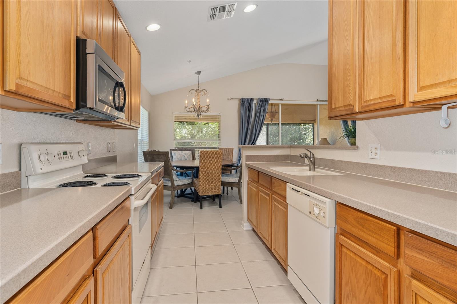 Image 19 of 36 For 6422 Agastia Court 101