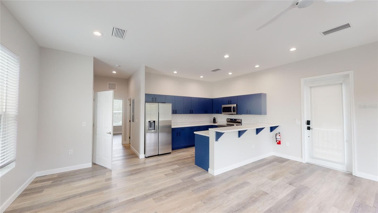 Image 4 of 9 For 1820 Robinson Street