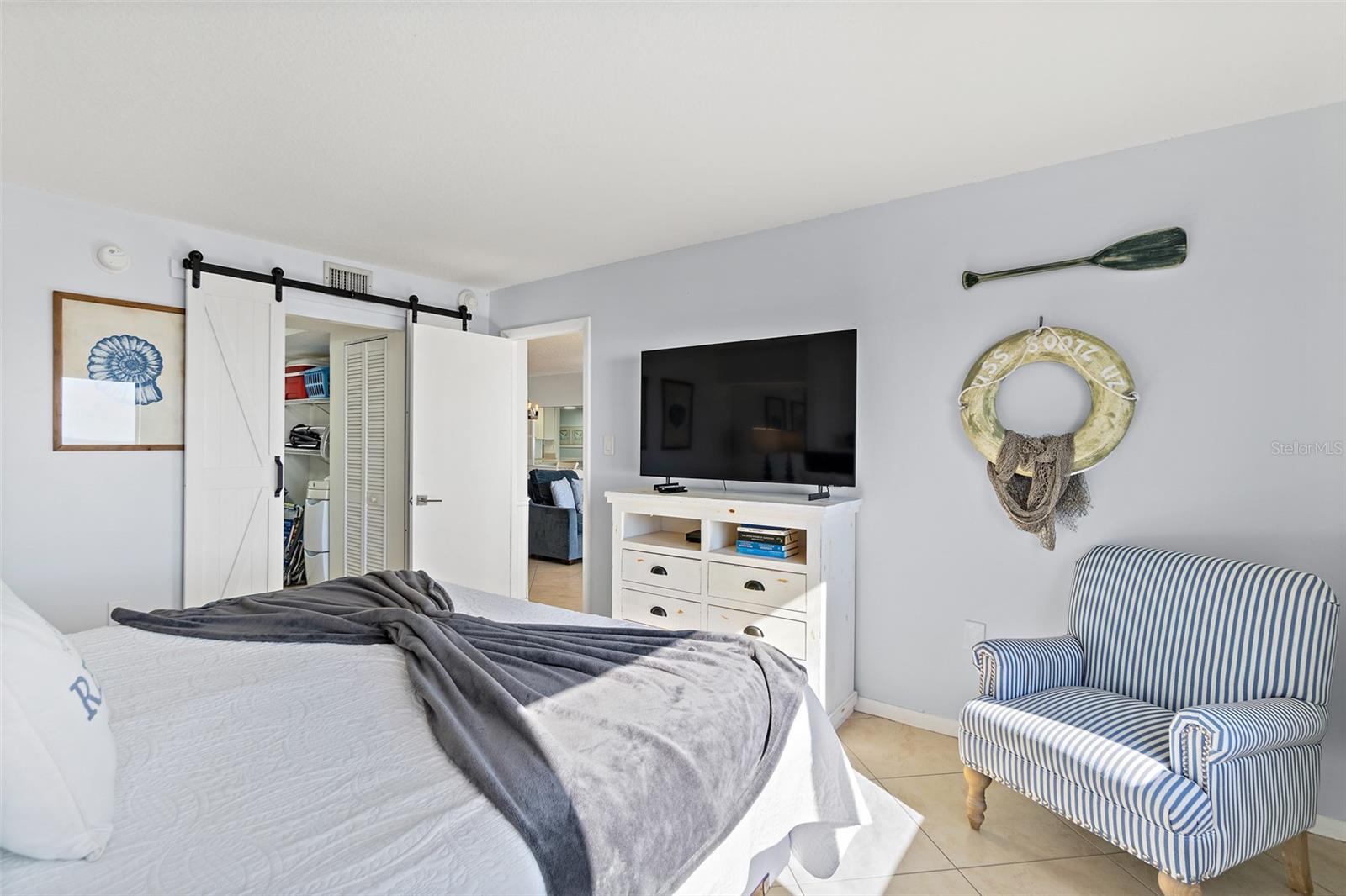 Image 20 of 34 For 7520 Ridgewood Avenue 809