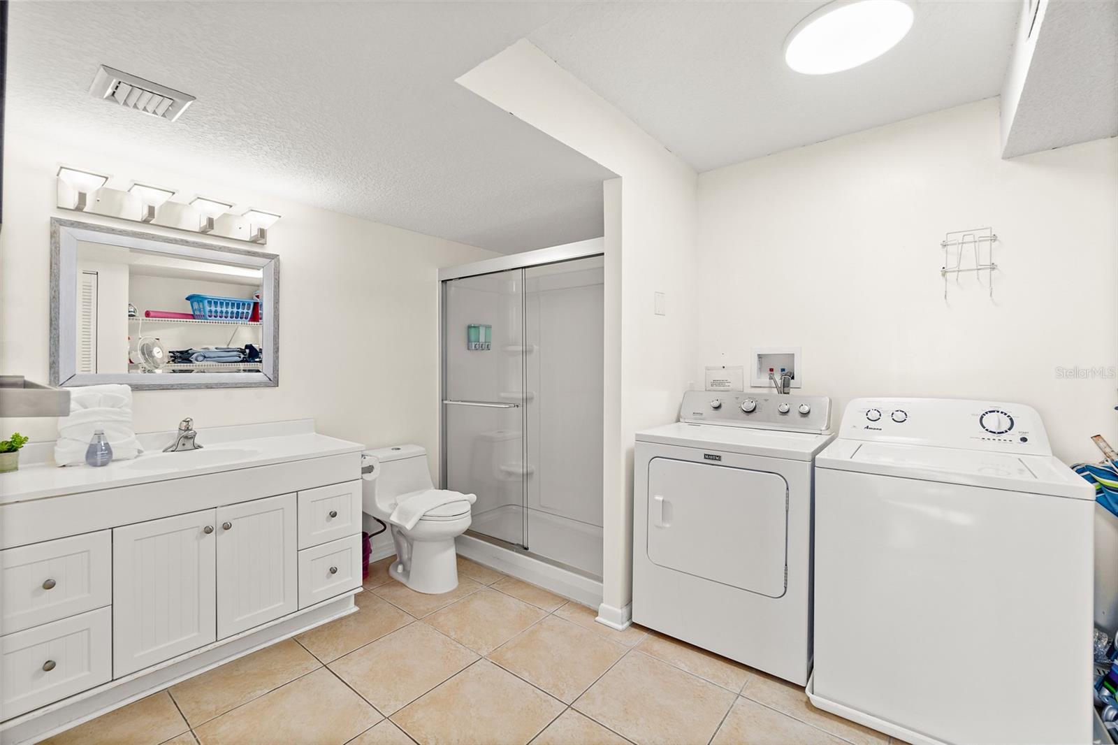 Image 22 of 34 For 7520 Ridgewood Avenue 809