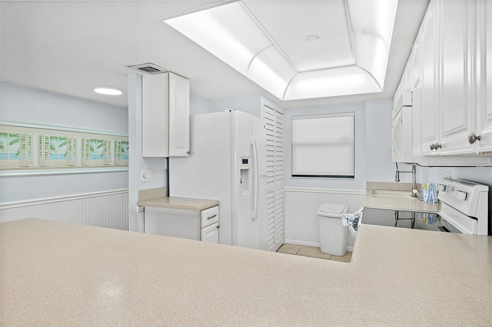 Image 6 of 34 For 7520 Ridgewood Avenue 809