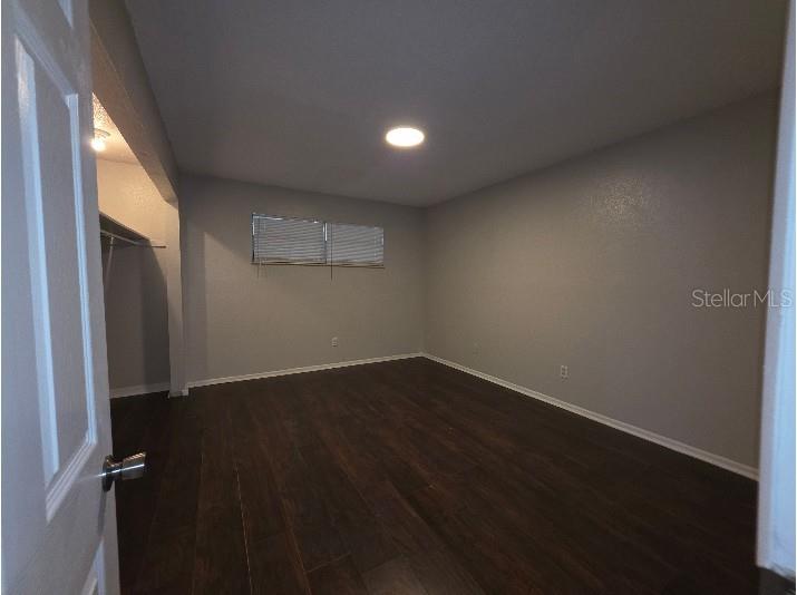 Image 12 of 24 For 843 Grove Ave Grove Avenue