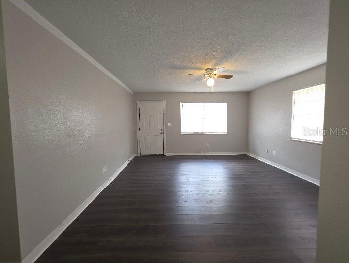 Image 13 of 24 For 843 Grove Ave Grove Avenue