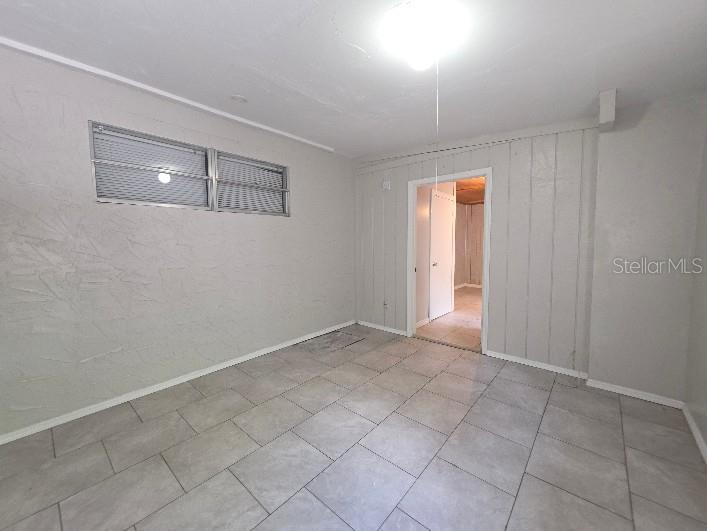 Image 16 of 24 For 843 Grove Ave Grove Avenue