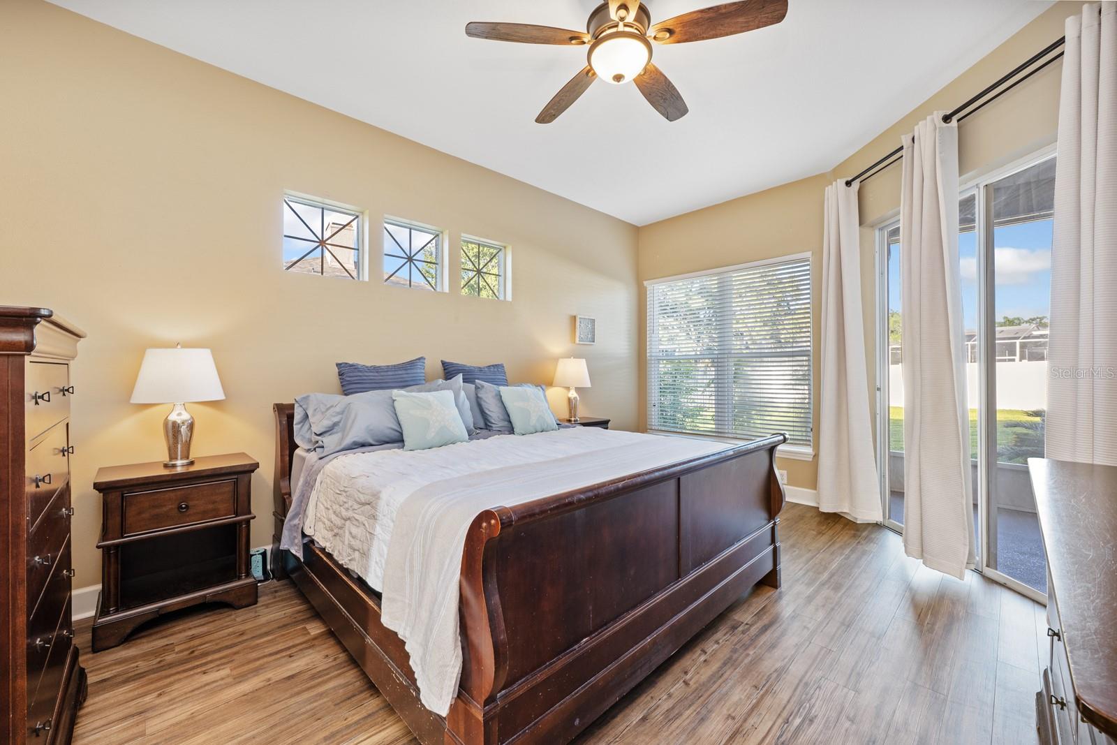 Image 11 of 34 For 1633 Carillon Park Drive