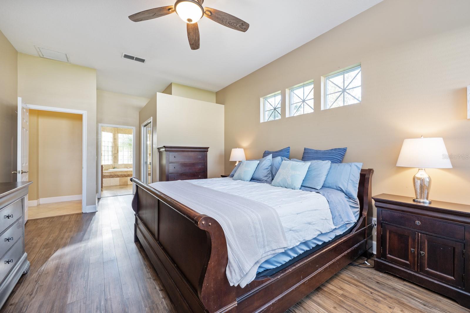 Image 12 of 34 For 1633 Carillon Park Drive