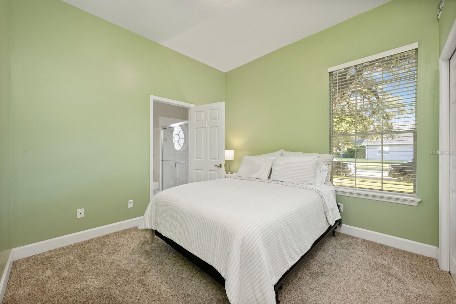 Image 15 of 34 For 1633 Carillon Park Drive