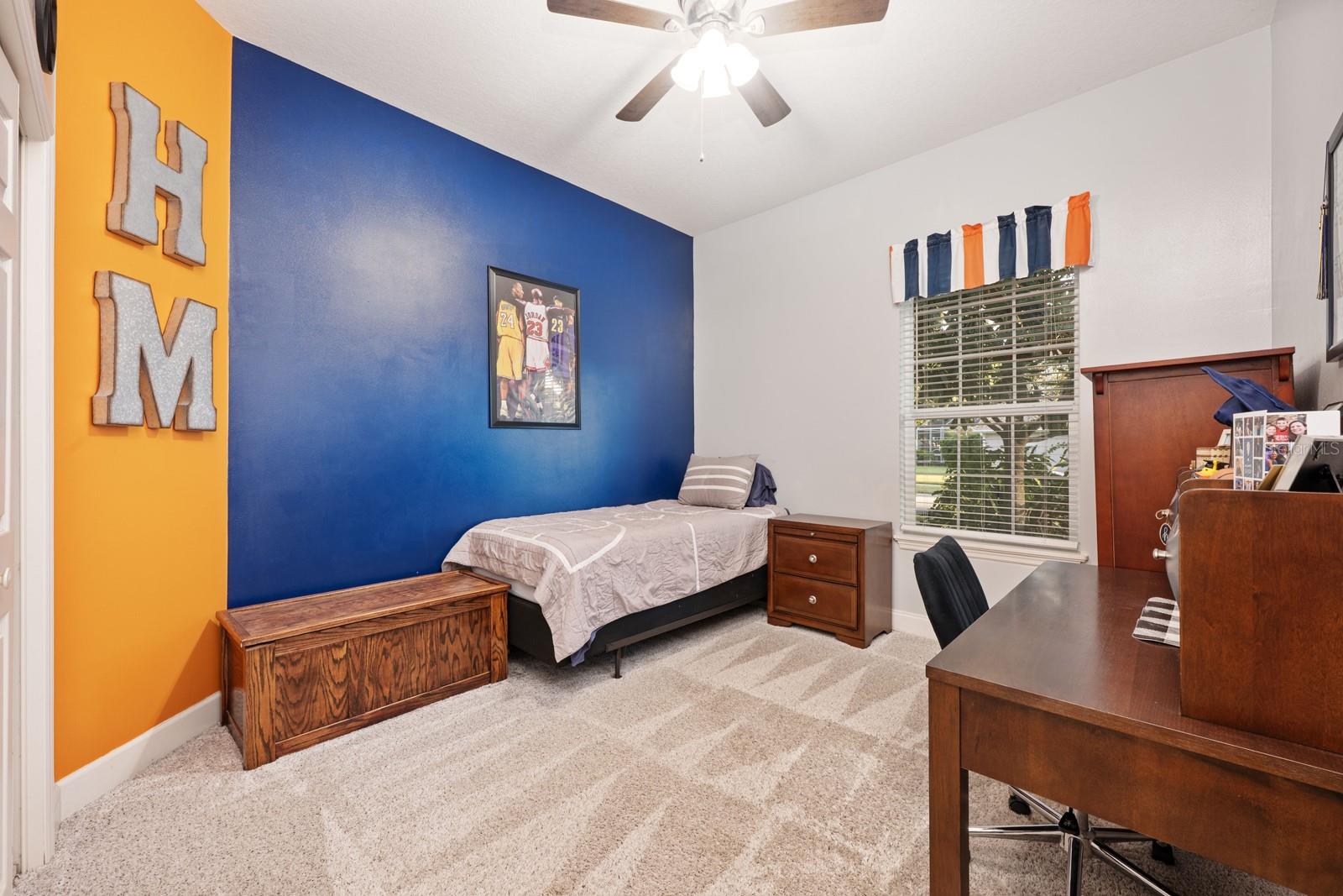 Image 17 of 34 For 1633 Carillon Park Drive