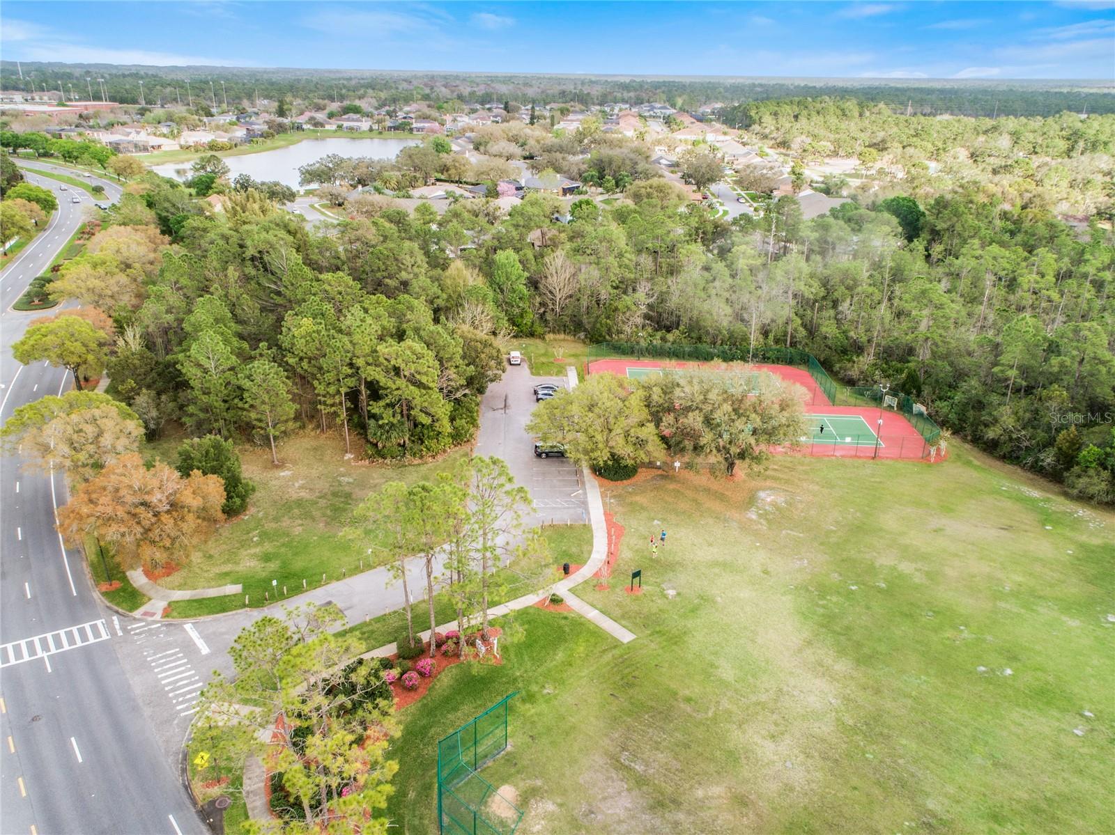 Image 26 of 34 For 1633 Carillon Park Drive