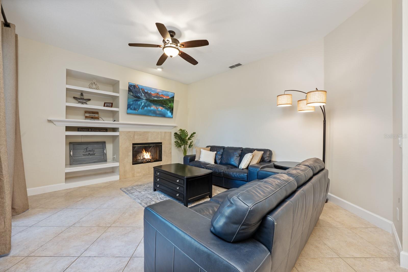 Image 4 of 34 For 1633 Carillon Park Drive