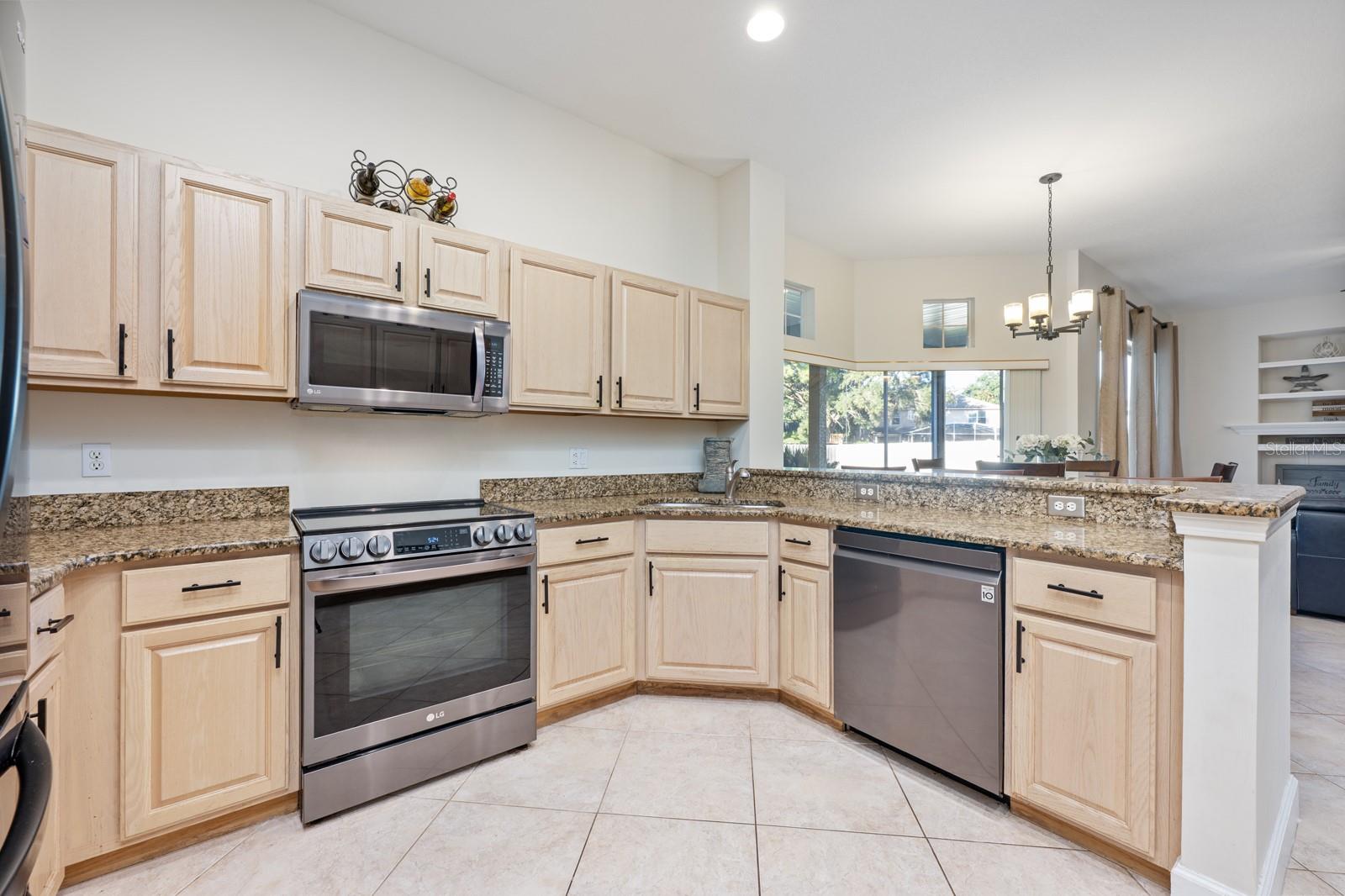 Image 8 of 34 For 1633 Carillon Park Drive