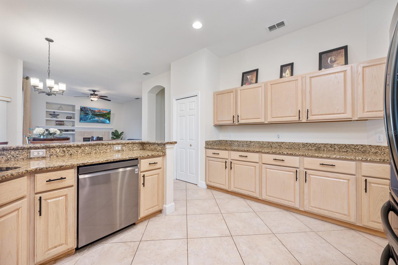 Image 9 of 34 For 1633 Carillon Park Drive