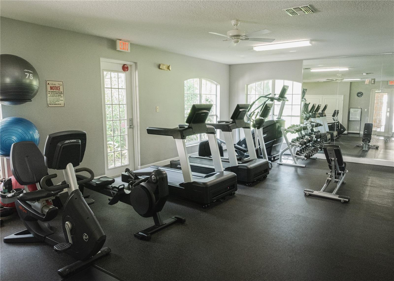 Image 21 of 53 For 8413 Saint Marino Boulevard