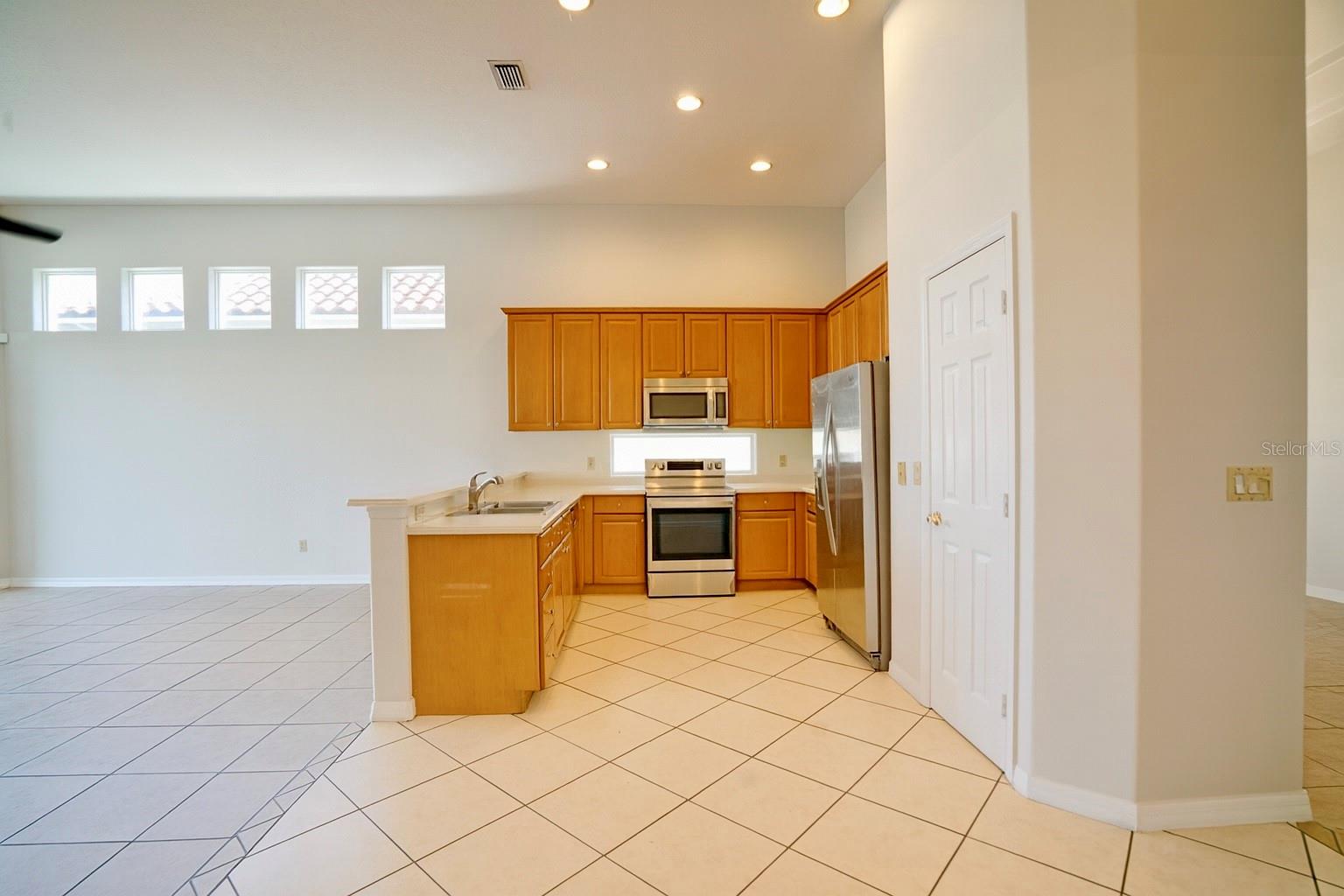 Image 38 of 53 For 8413 Saint Marino Boulevard