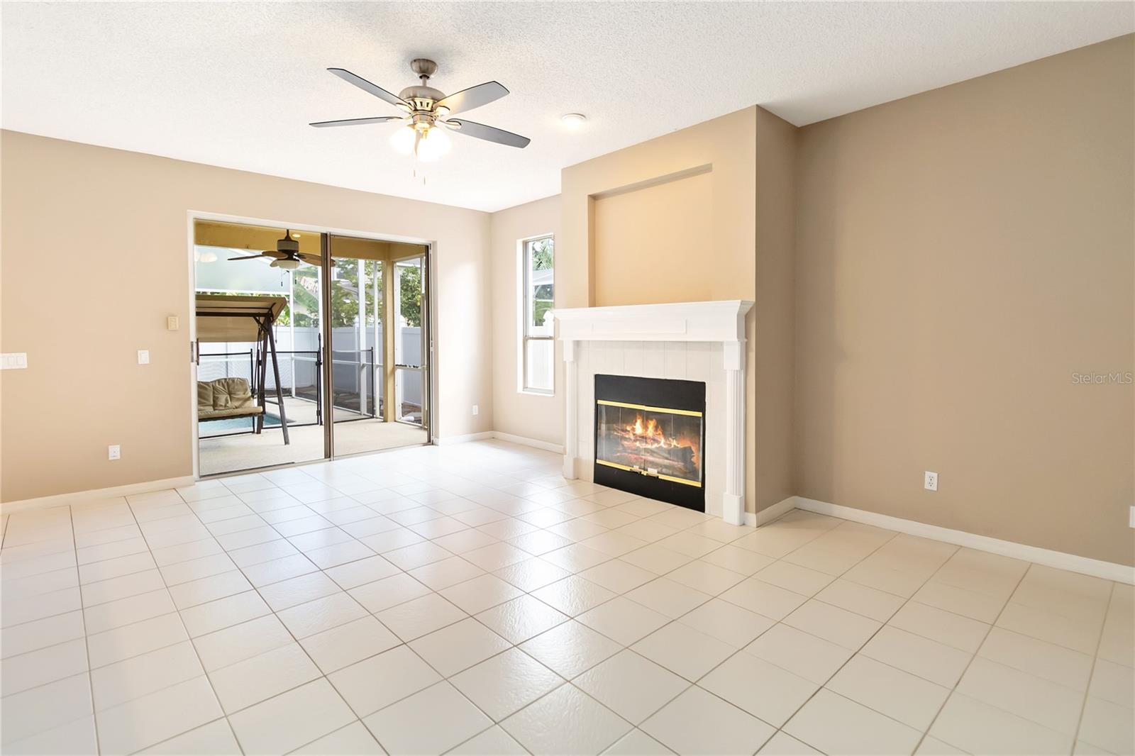 Image 10 of 33 For 381 Lakepark Trail