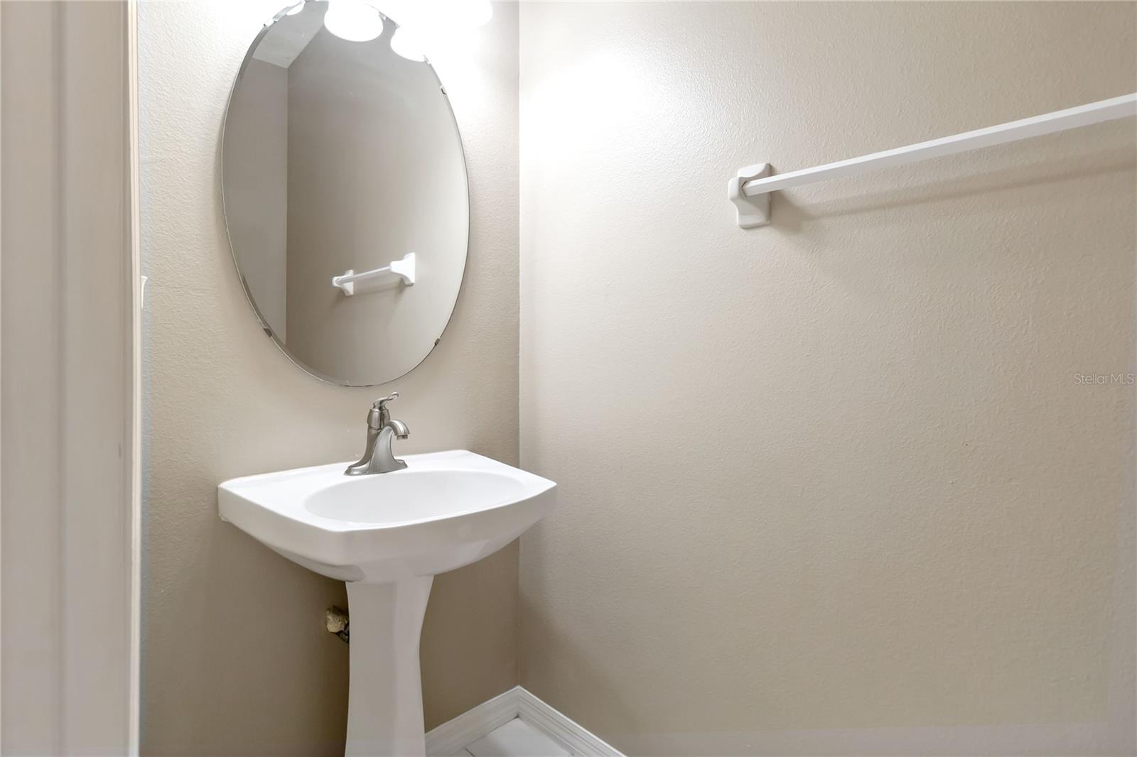 Image 13 of 33 For 381 Lakepark Trail