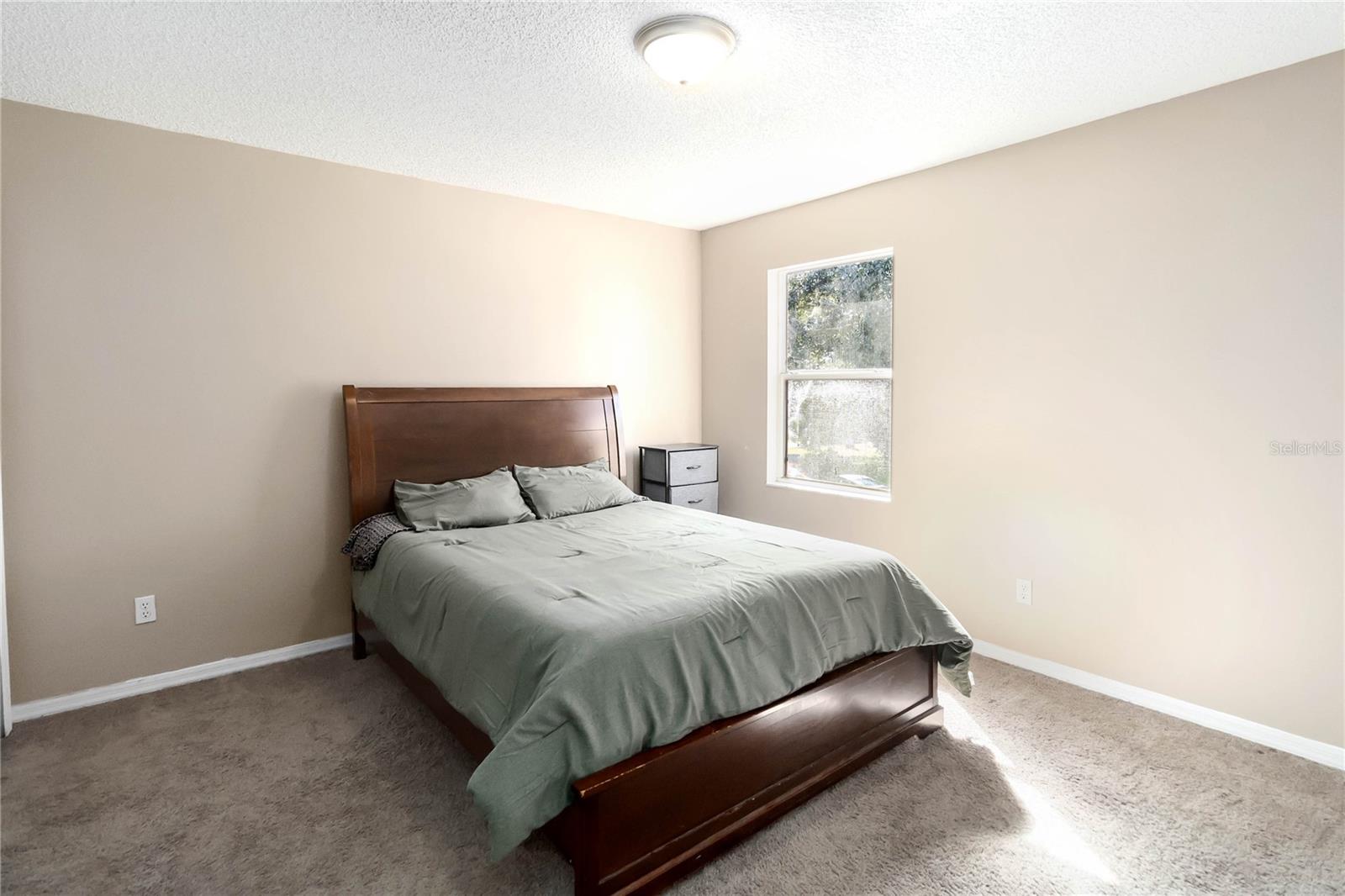 Image 22 of 33 For 381 Lakepark Trail