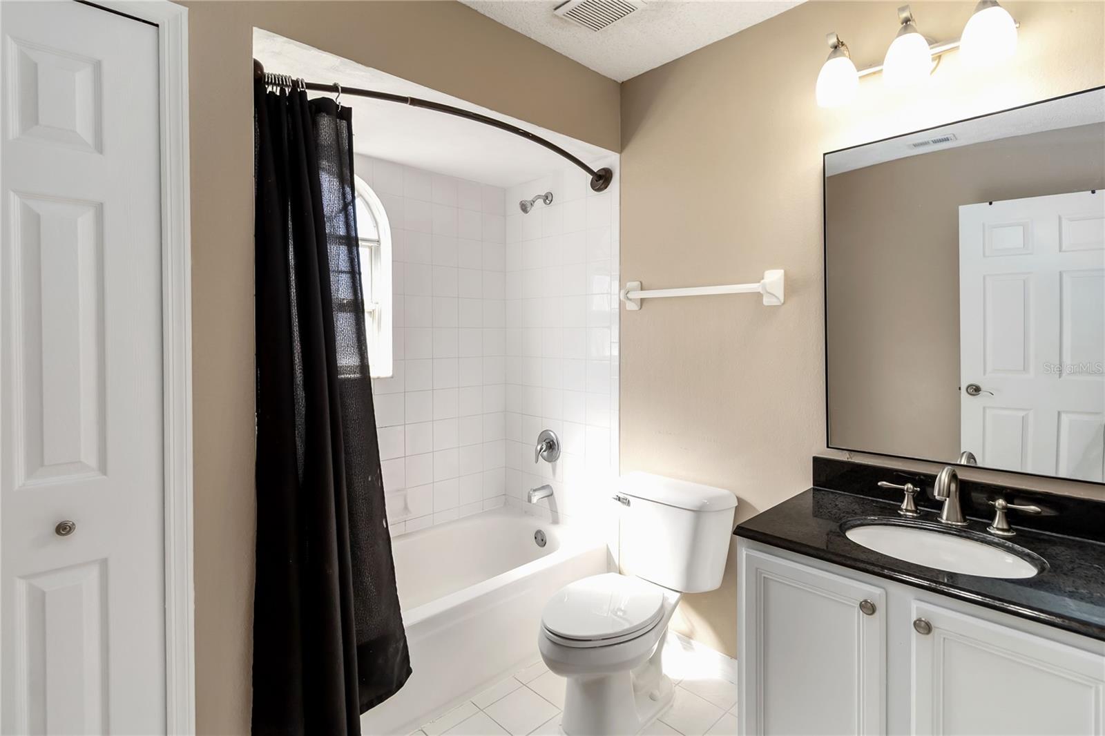 Image 23 of 33 For 381 Lakepark Trail