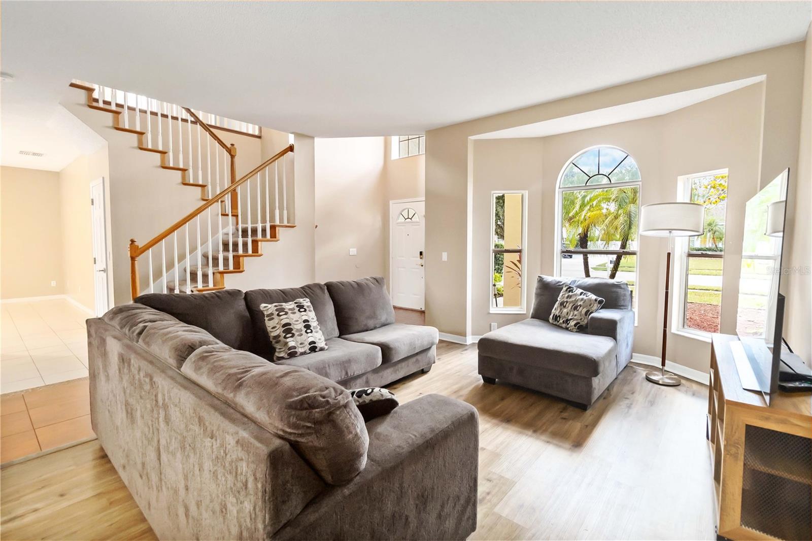 Image 5 of 33 For 381 Lakepark Trail