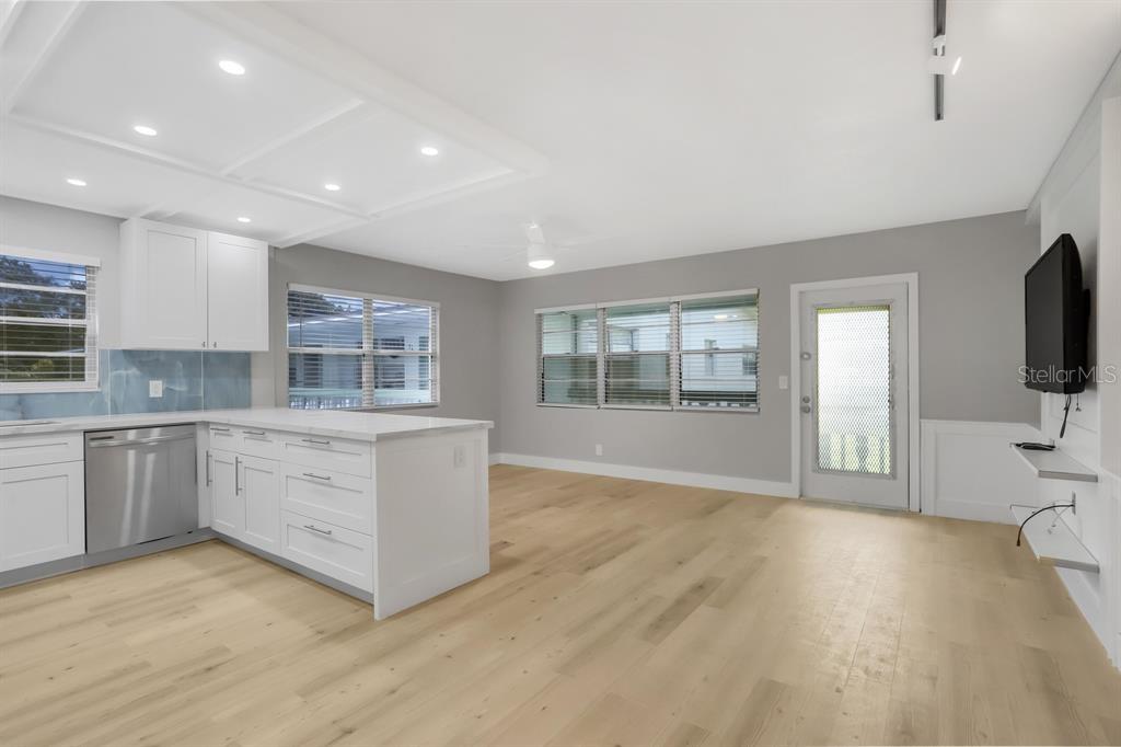 Image 10 of 21 For 40 Prescott B  40