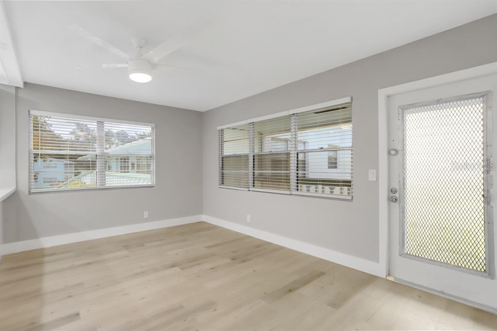 Image 8 of 21 For 40 Prescott B  40