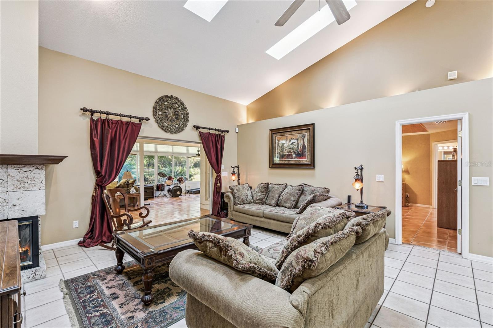 Image 19 of 46 For 1714 Sweetwater West Circle