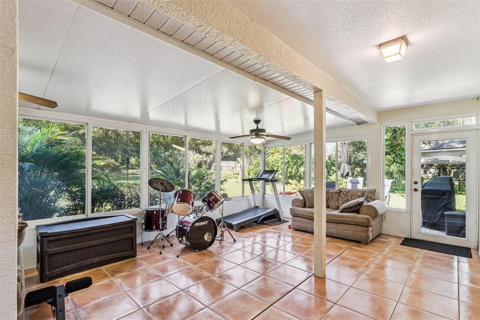 Image 22 of 46 For 1714 Sweetwater West Circle