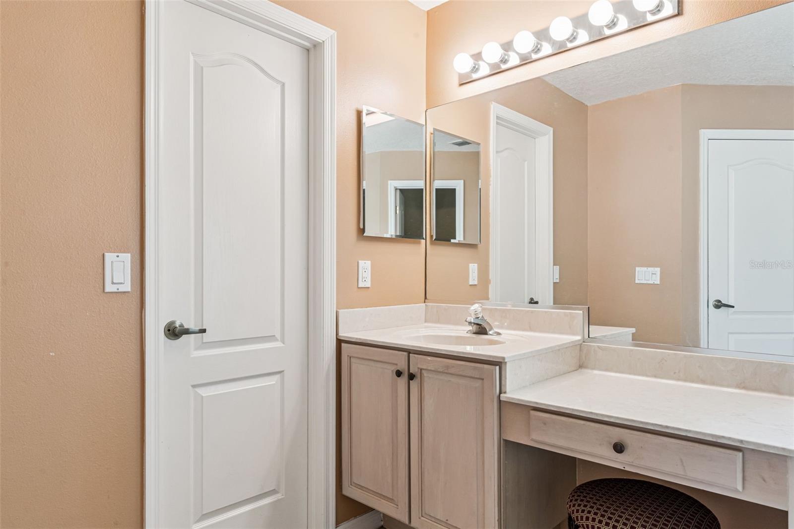 Image 32 of 46 For 1714 Sweetwater West Circle