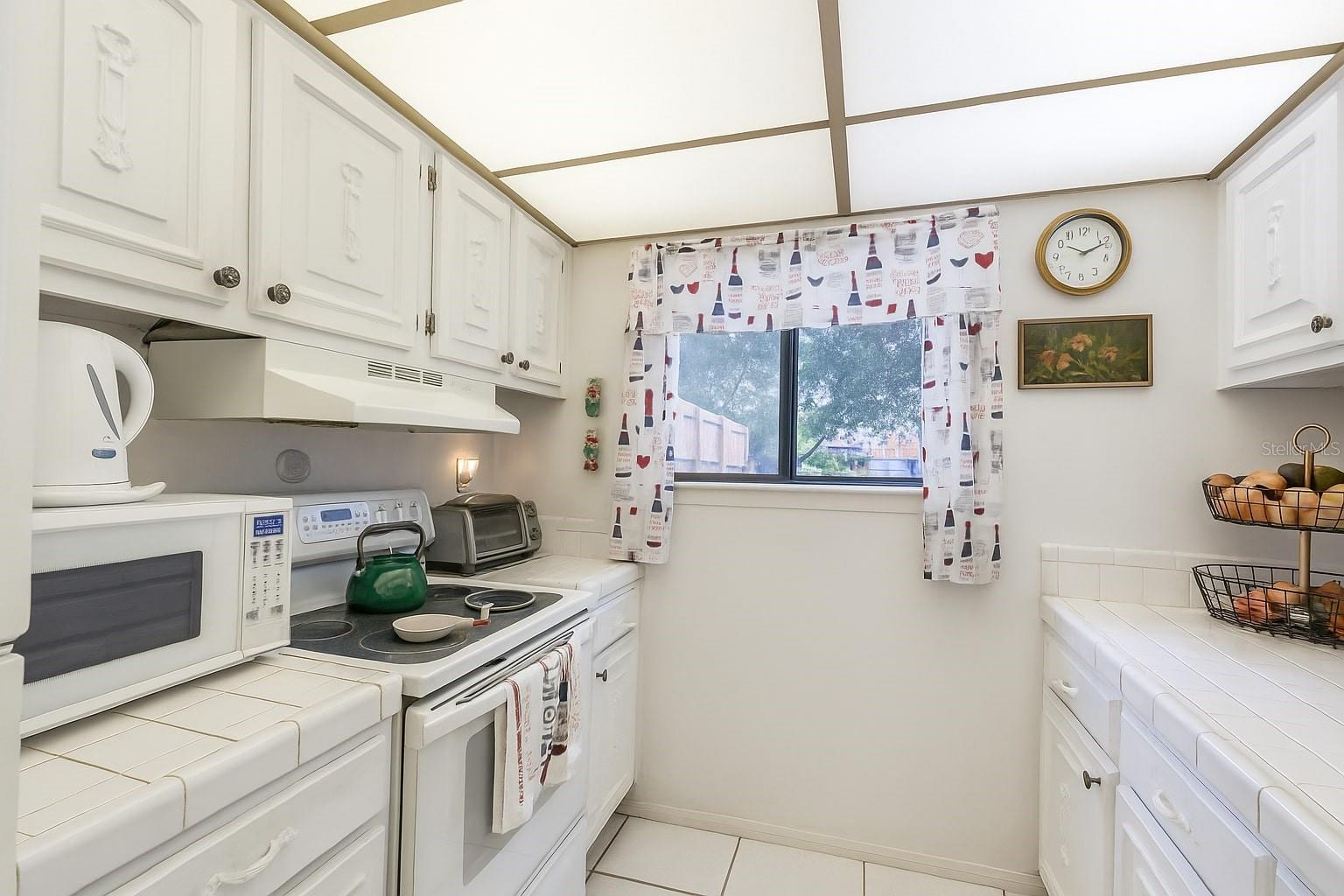 Image 10 of 29 For 1409 Oak Place F