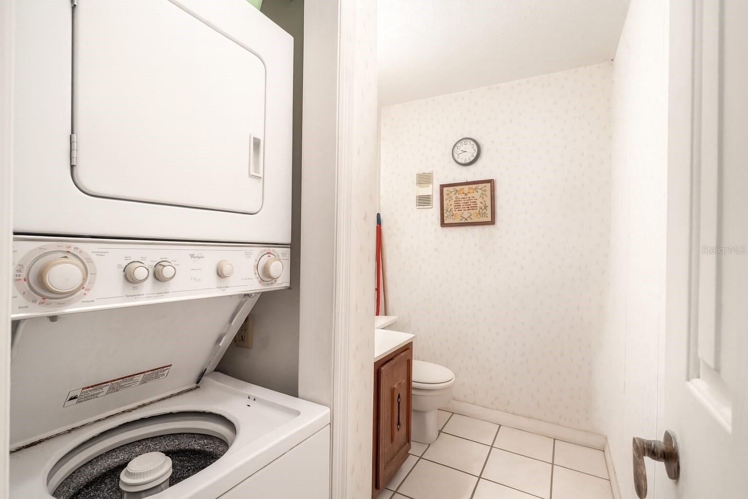 Image 12 of 29 For 1409 Oak Place F