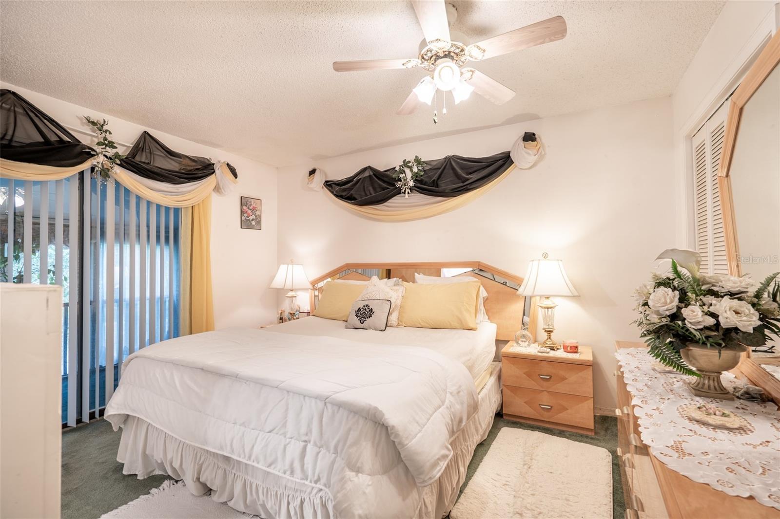 Image 14 of 29 For 1409 Oak Place F