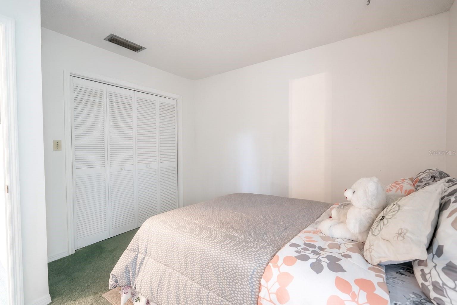 Image 20 of 29 For 1409 Oak Place F