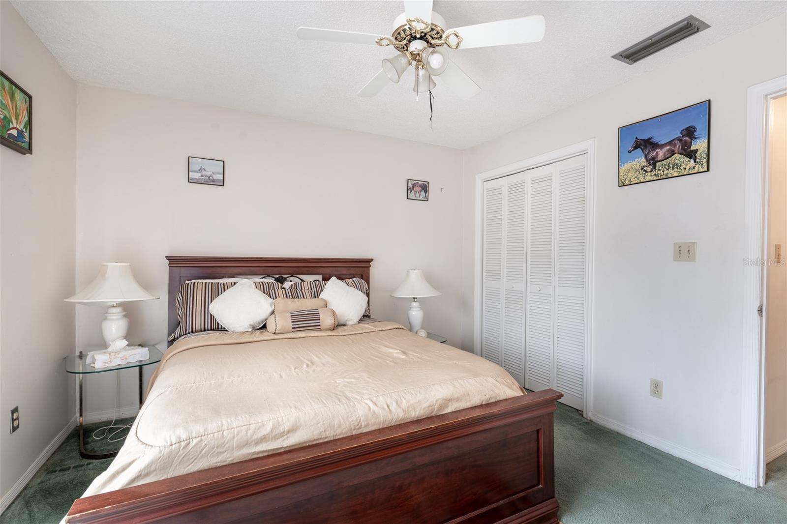 Image 22 of 29 For 1409 Oak Place F