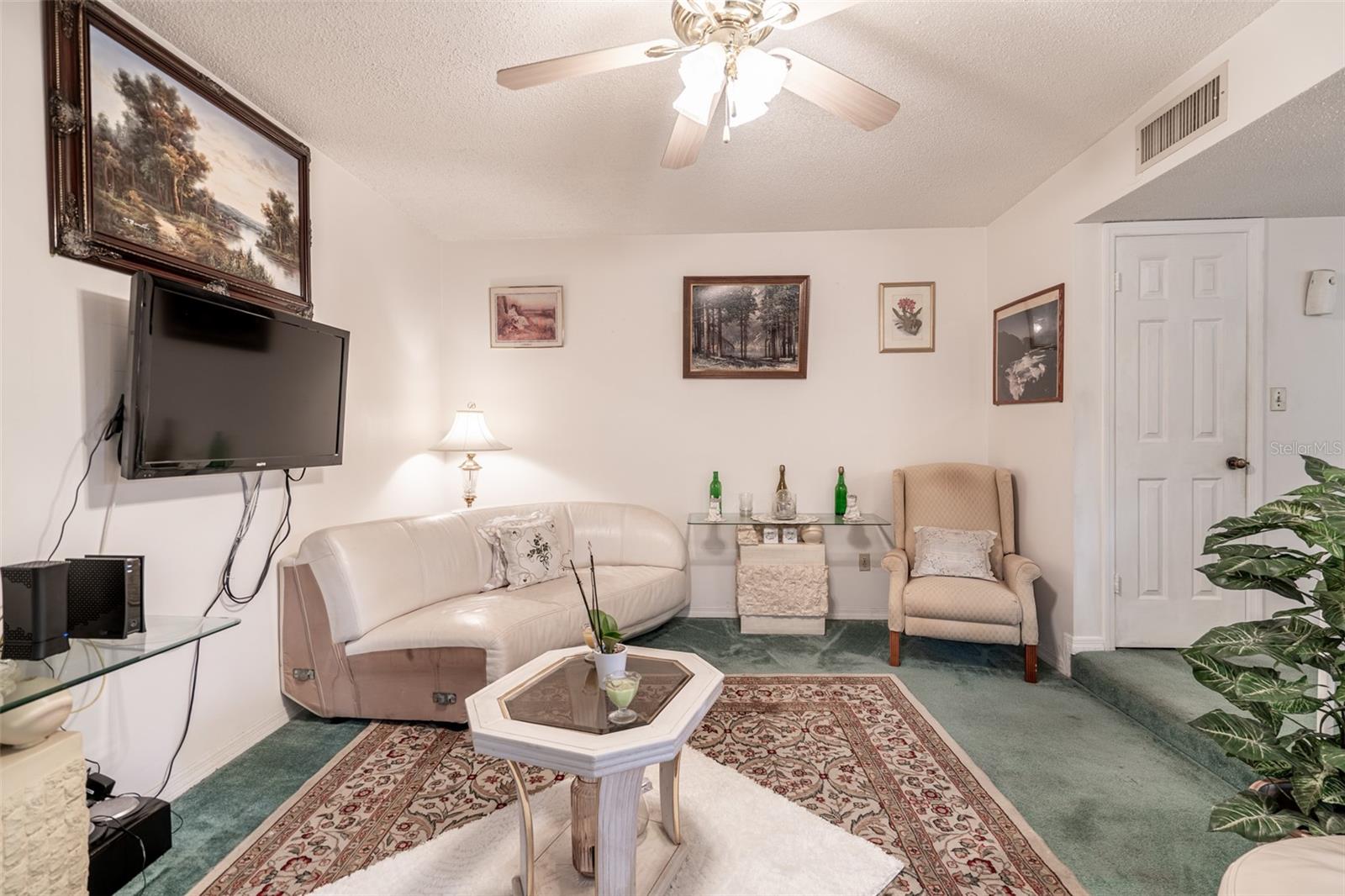 Image 5 of 29 For 1409 Oak Place F