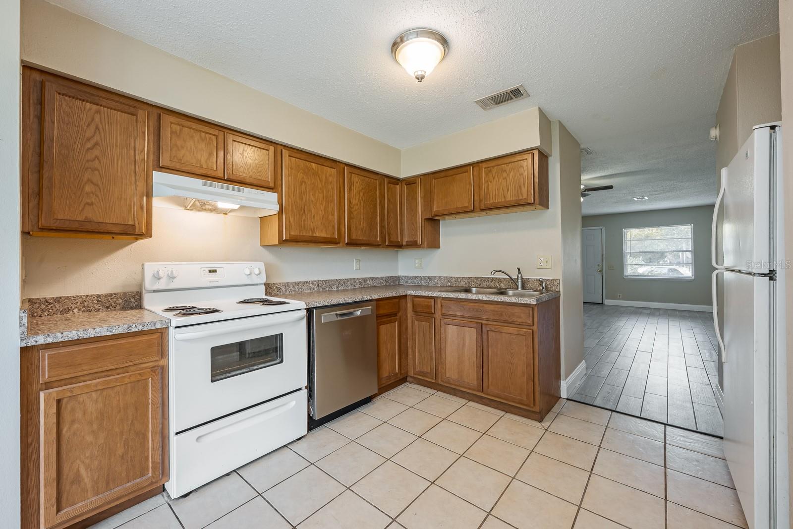 Image 17 of 35 For 5649-5651 Struthers Court