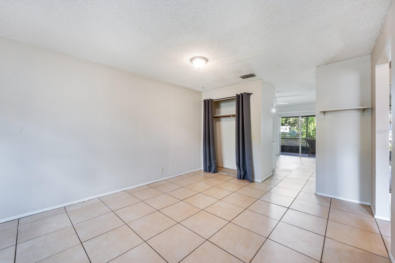 Image 6 of 35 For 5649-5651 Struthers Court