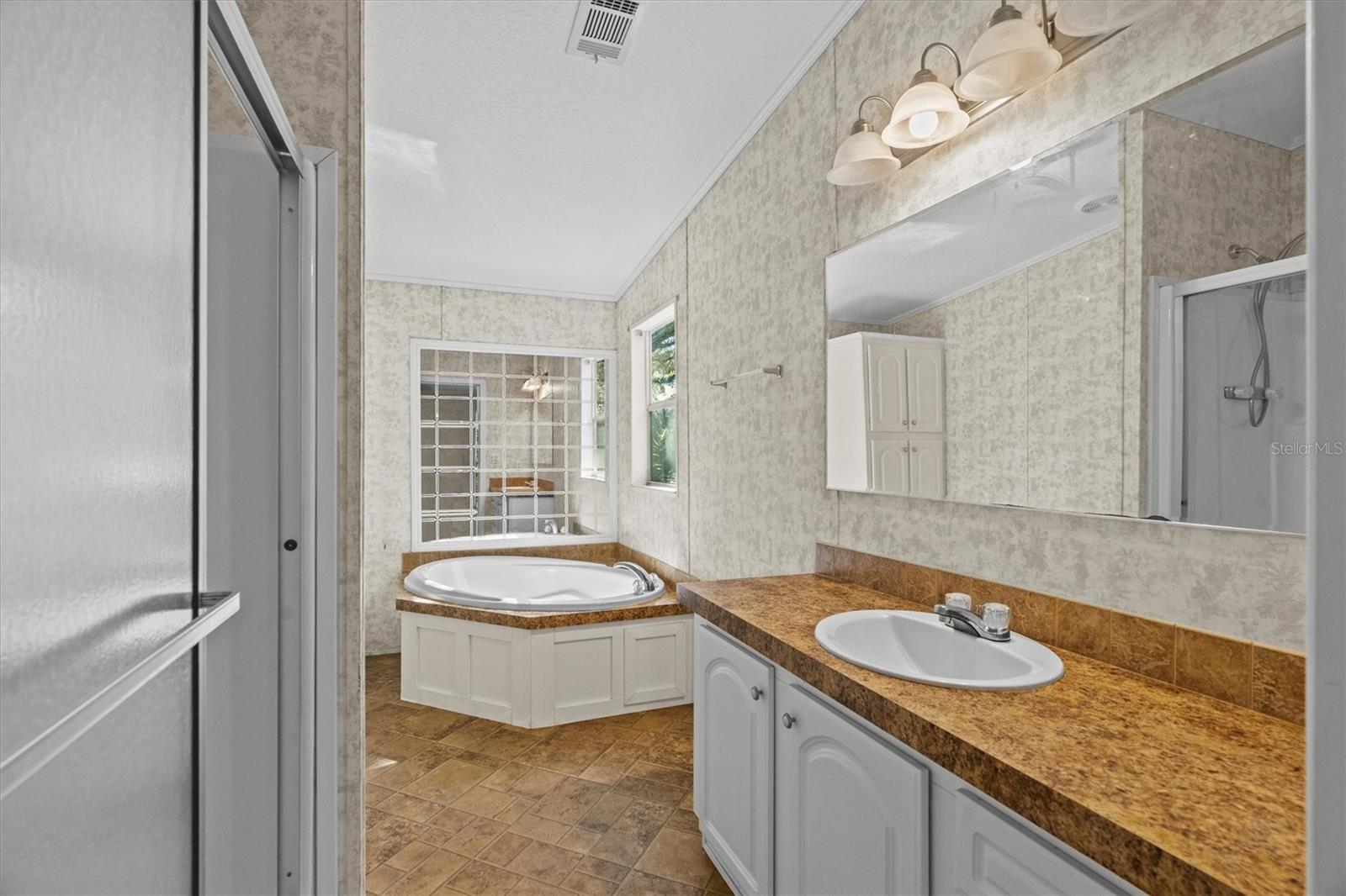 Image 15 of 32 For 8821 180th Avenue Road