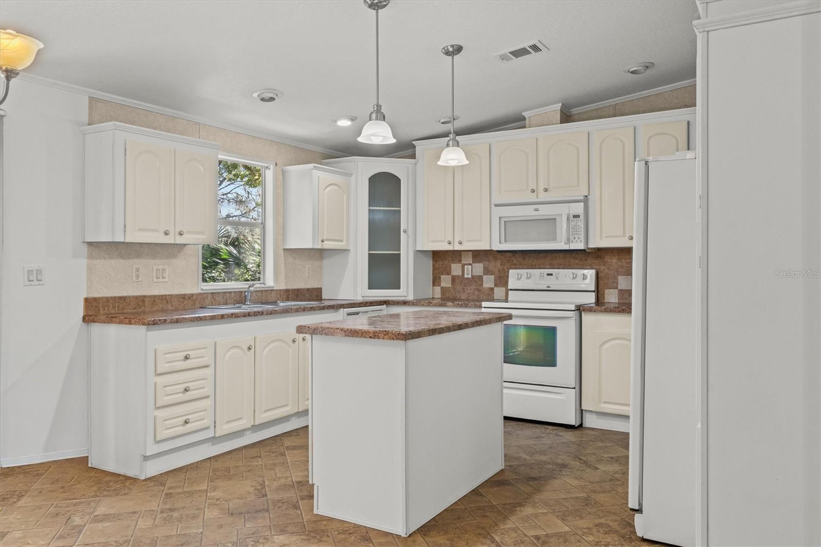 Image 20 of 32 For 8821 180th Avenue Road