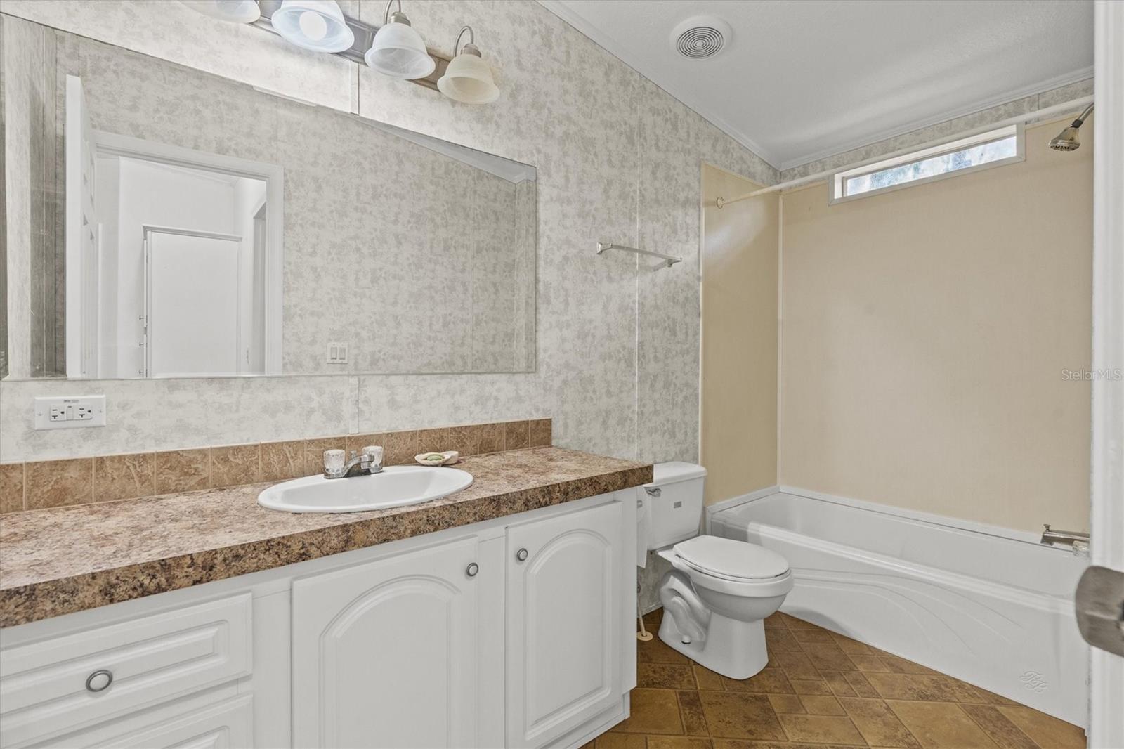 Image 24 of 32 For 8821 180th Avenue Road