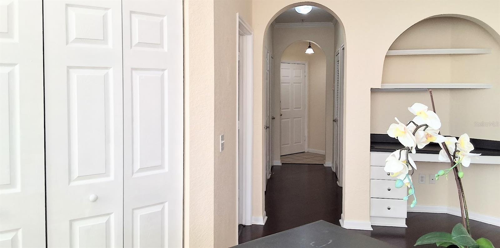 Image 17 of 23 For 860 Orange Avenue 256