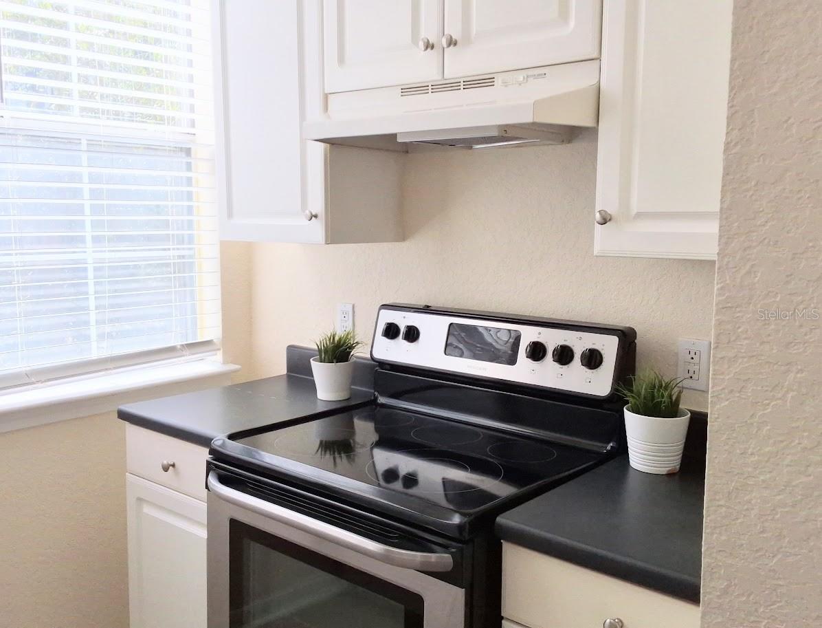 Image 4 of 23 For 860 Orange Avenue 256