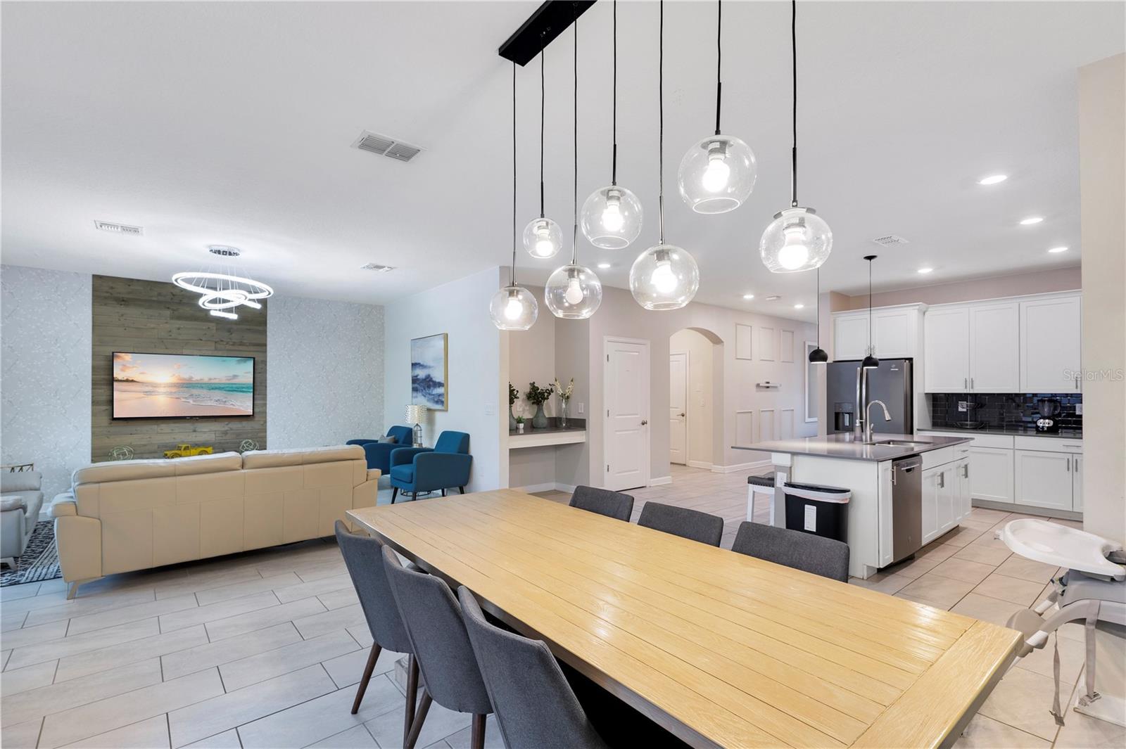 Image 5 of 40 For 2748 Bookmark Drive