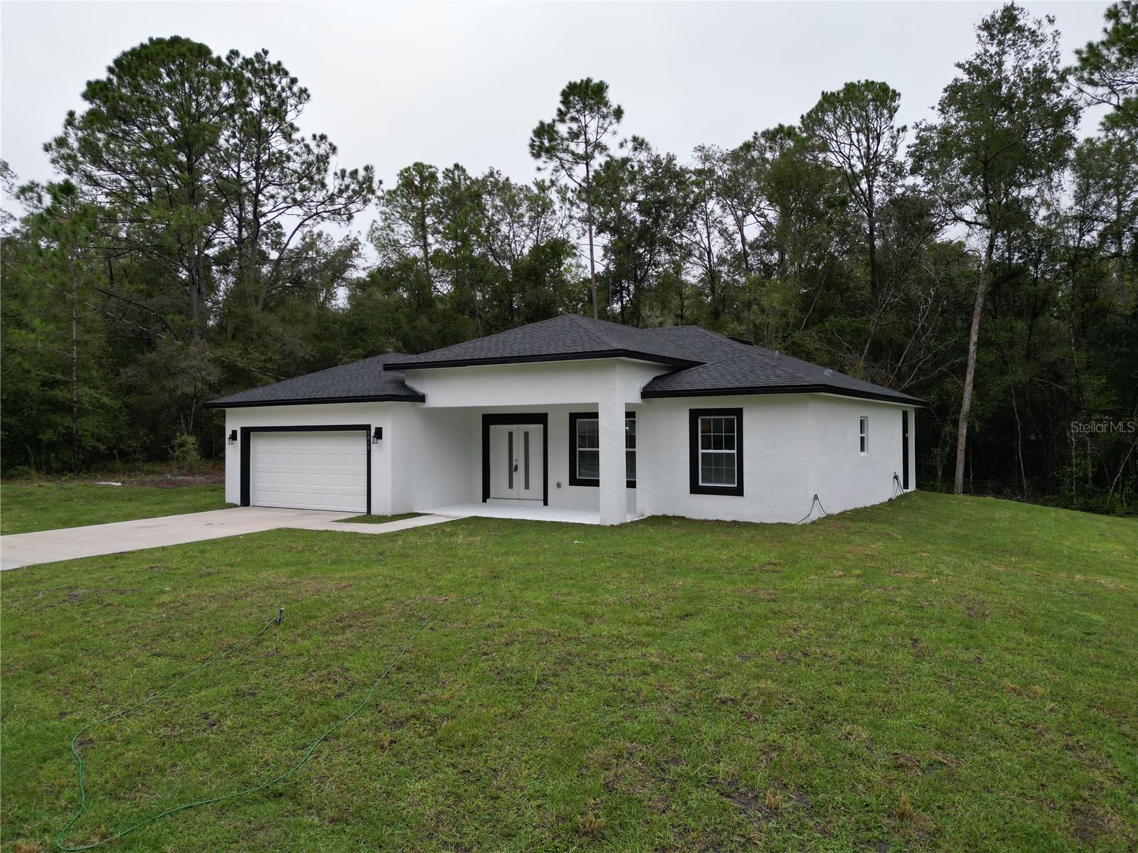 Listing photo id 0 for 8818 Circular Way