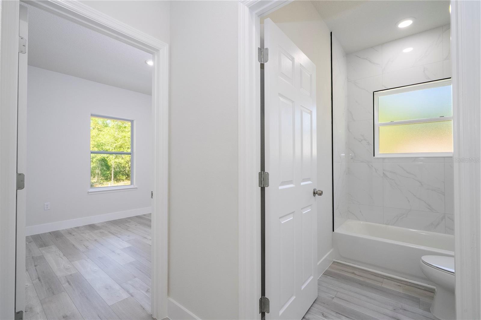 Listing photo id 45 for 8818 Circular Way