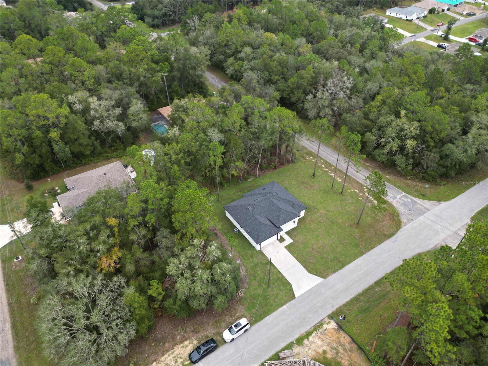 Listing photo id 6 for 8818 Circular Way