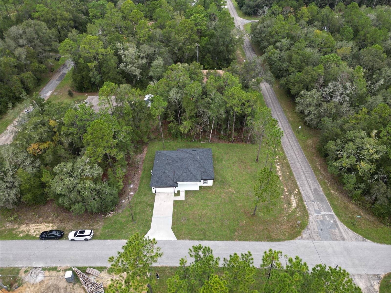 Listing photo id 7 for 8818 Circular Way